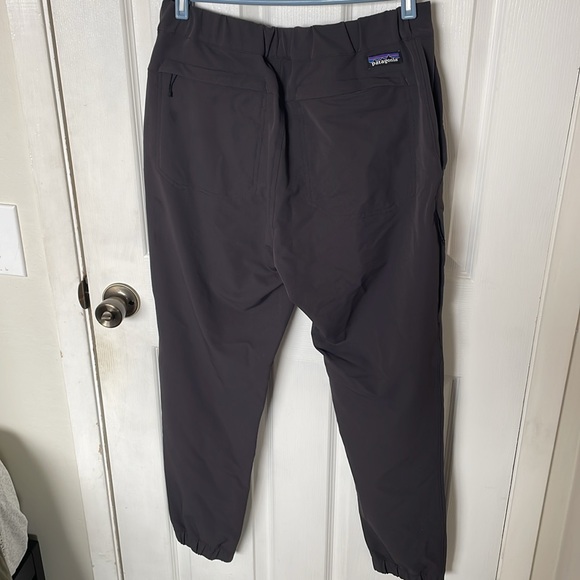 Like new Patagonia Quandary pants, size M - Picture 2 of 4